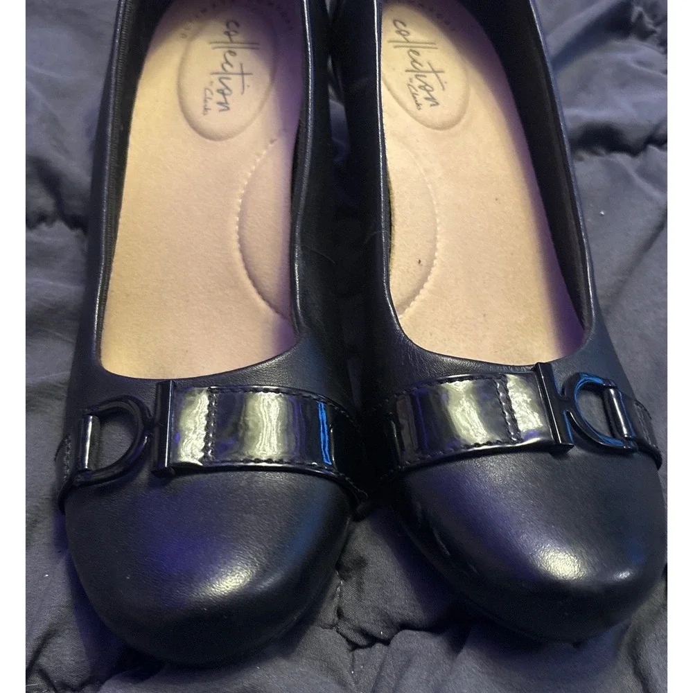 Clarks Collection Women's Black Leather Wedge Pumps Buckle Detail Size 7